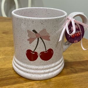 NWT.  Bloom Pottery, 20oz., ceramic OC mug